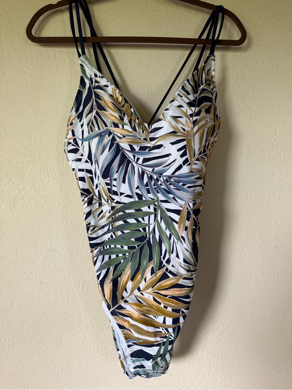 Hurley Women’s Tropical Leaf Print One Piece Swimsuit